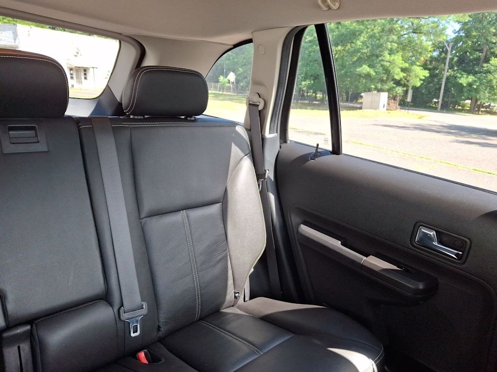 Thumbnail: 2010 Ford Edge - 23