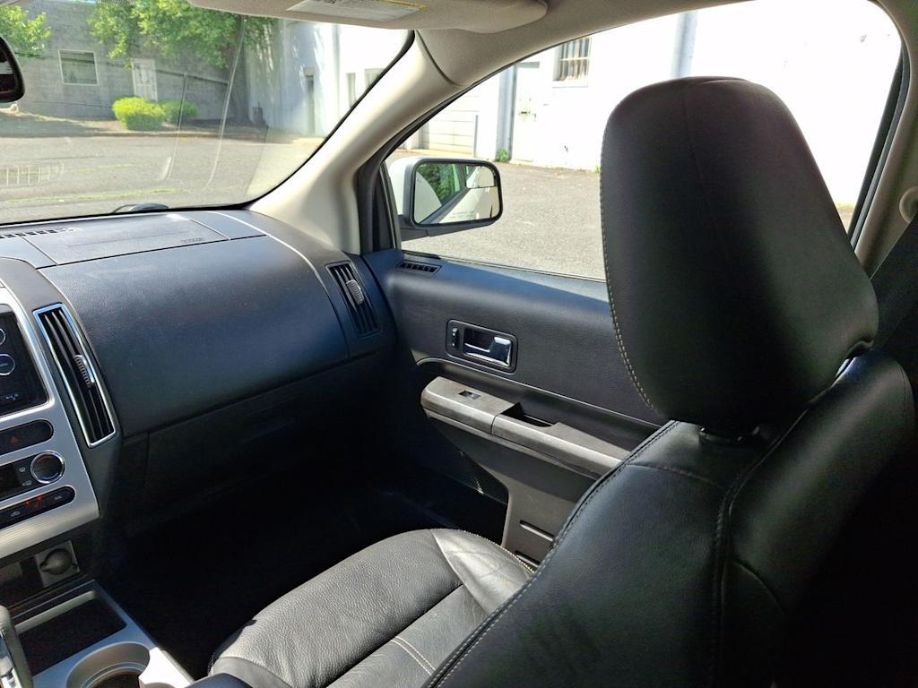 Thumbnail: 2010 Ford Edge - 21