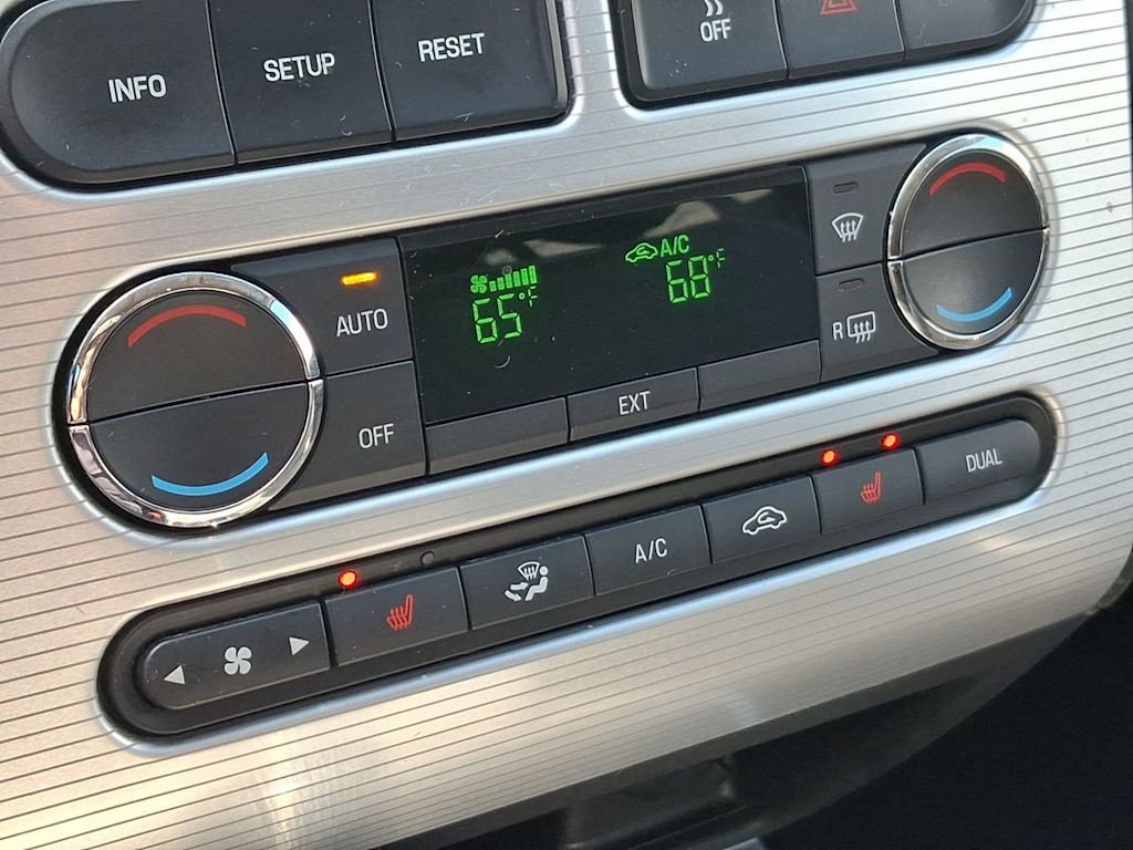 Thumbnail: 2010 Ford Edge - 27
