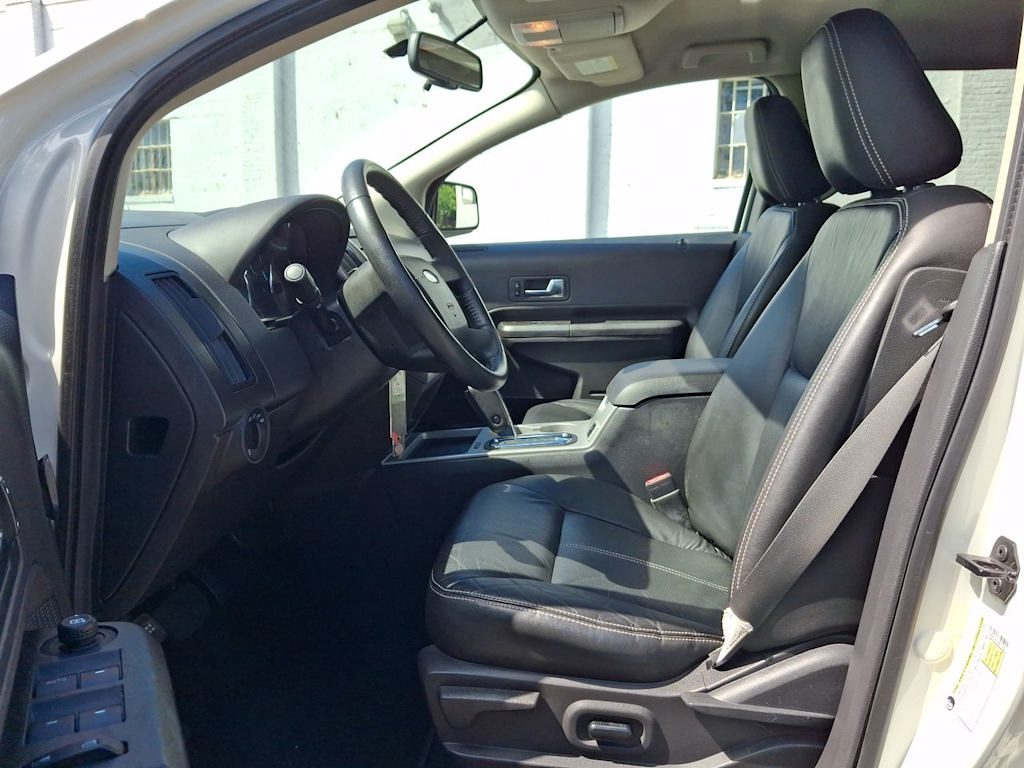Thumbnail: 2010 Ford Edge - 8