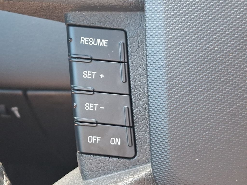 Thumbnail: 2010 Ford Edge - 25