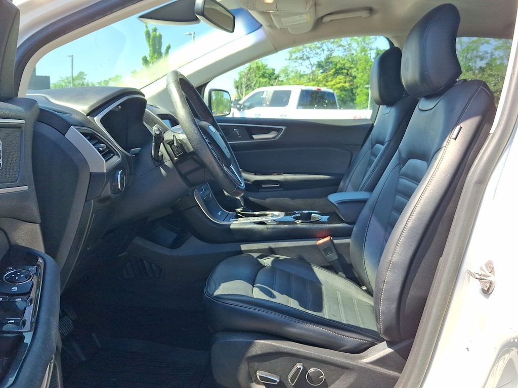 Thumbnail: 2018 Ford Edge - 8