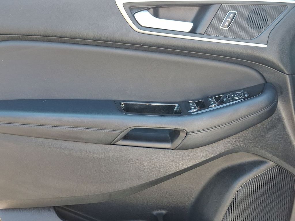 Thumbnail: 2018 Ford Edge - 24