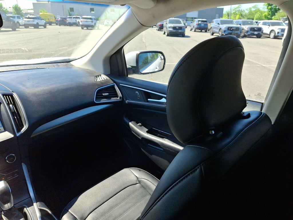 Thumbnail: 2018 Ford Edge - 21