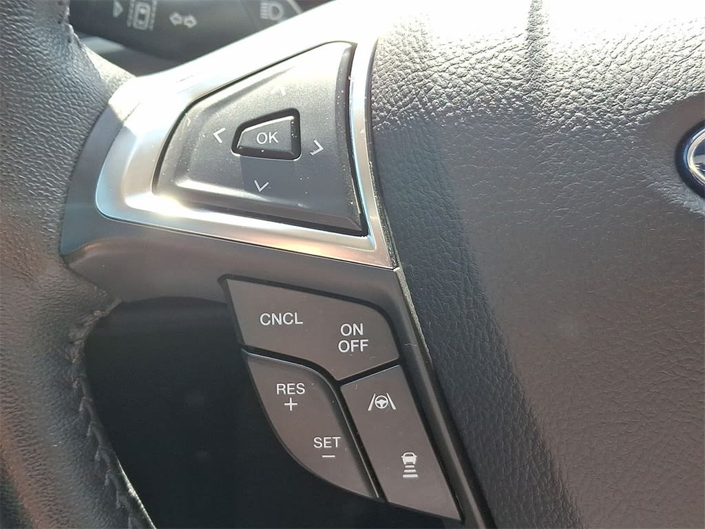 Thumbnail: 2022 Ford Edge - 26