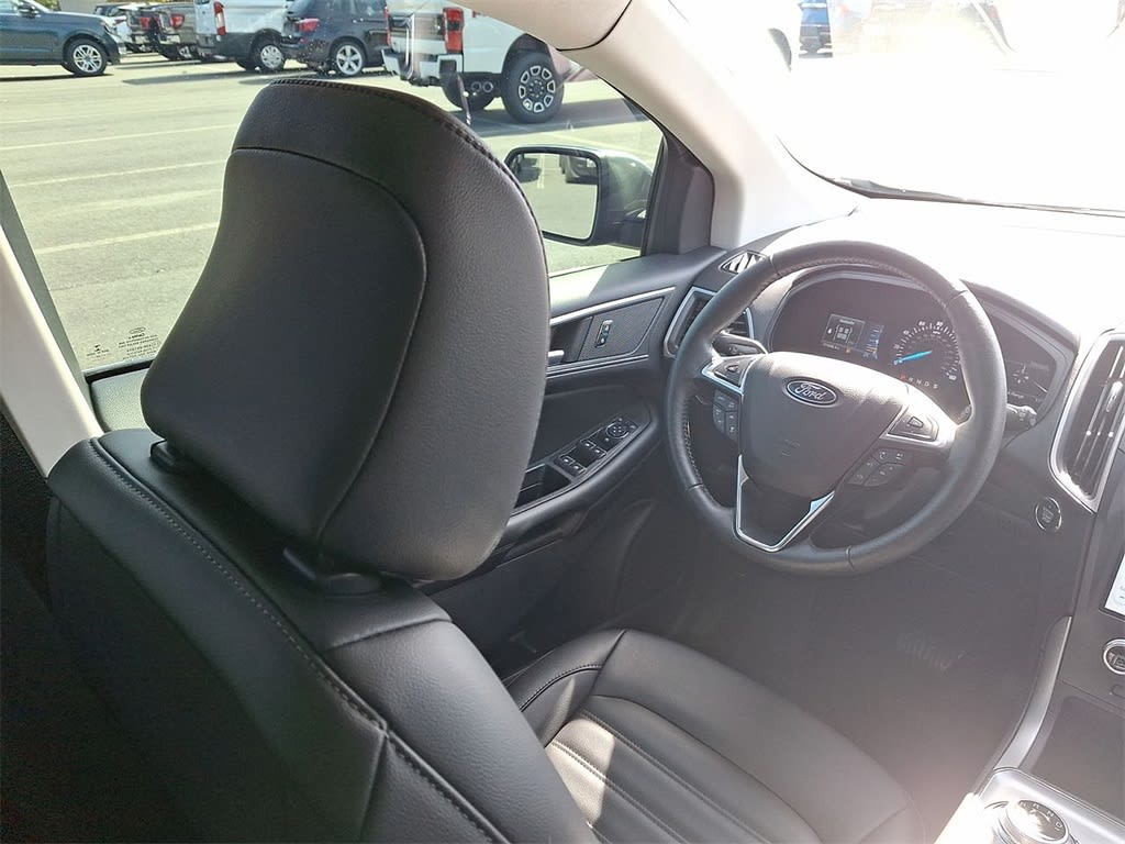 Thumbnail: 2022 Ford Edge - 7