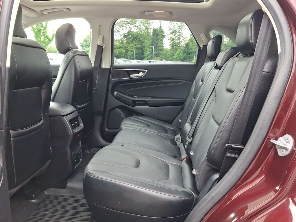 Thumbnail: 2017 Ford Edge - 26