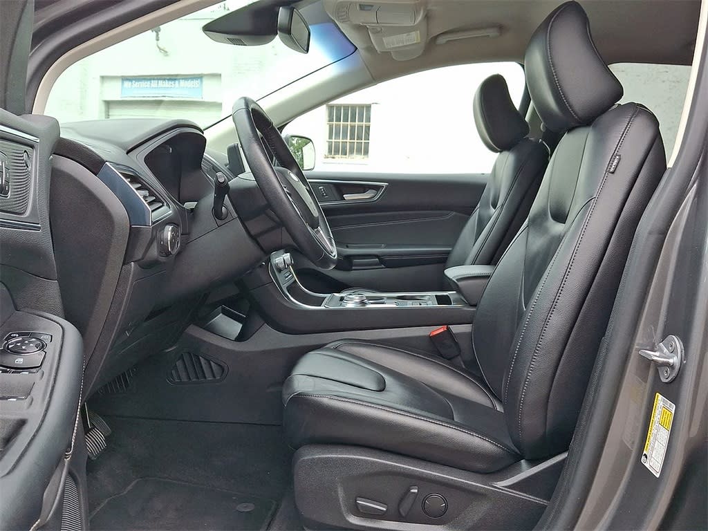 Thumbnail: 2022 Ford Edge - 8