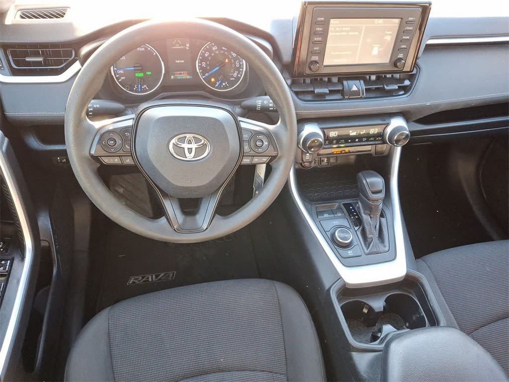 2019 Toyota RAV4 LE 9