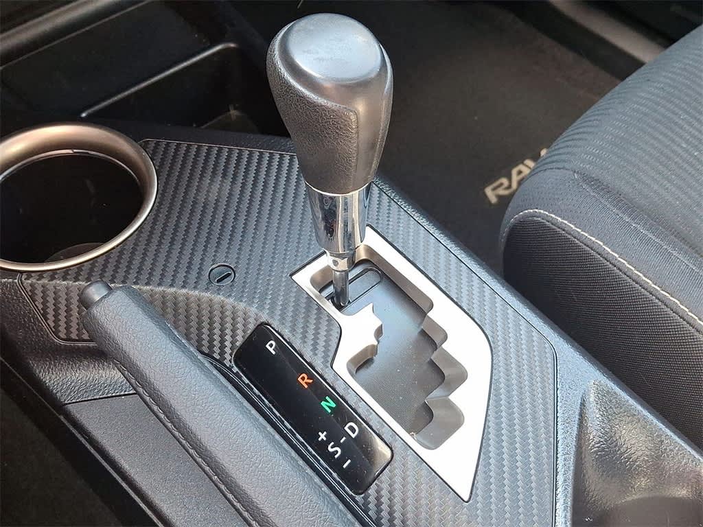 Thumbnail: 2015 Toyota RAV4 - 14