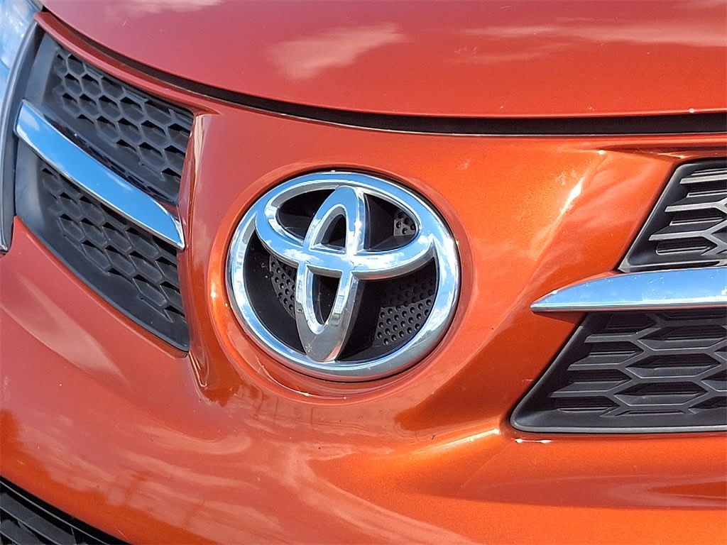 Thumbnail: 2015 Toyota RAV4 - 5