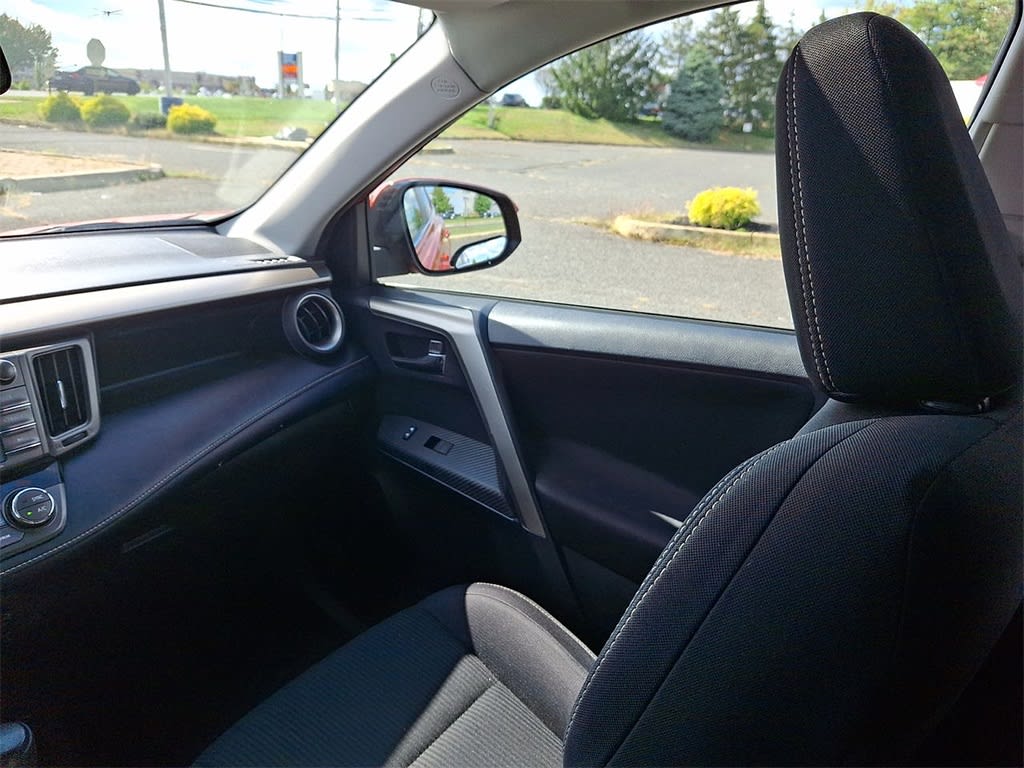 Thumbnail: 2015 Toyota RAV4 - 7