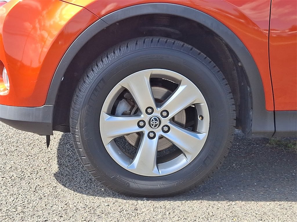 Thumbnail: 2015 Toyota RAV4 - 6