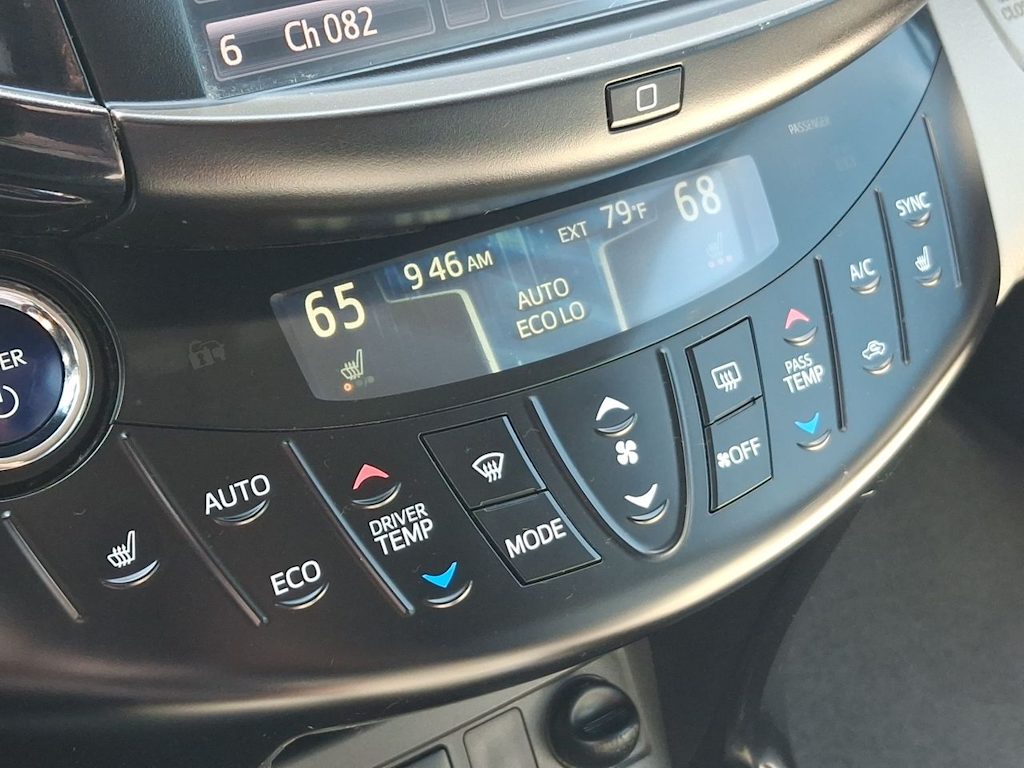 Thumbnail: 2012 Toyota RAV4 - 29