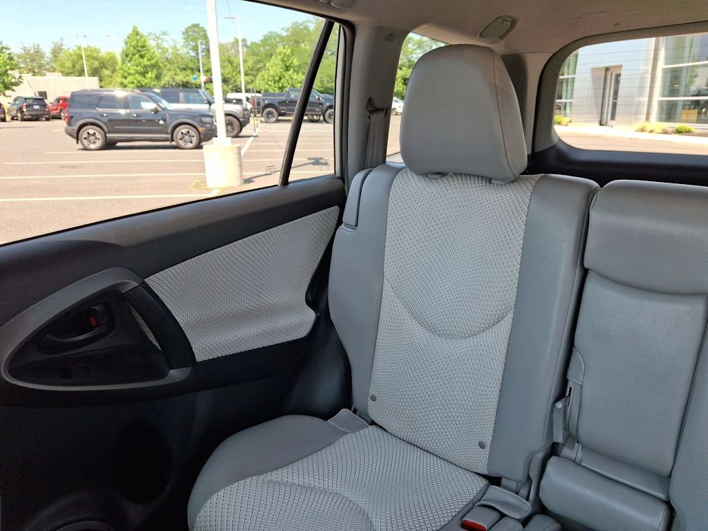 Thumbnail: 2012 Toyota RAV4 - 8