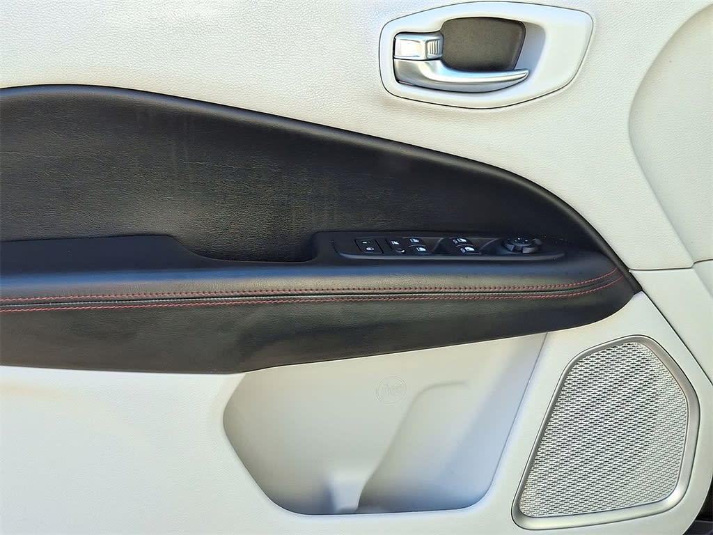 Thumbnail: 2018 Jeep Compass - 24