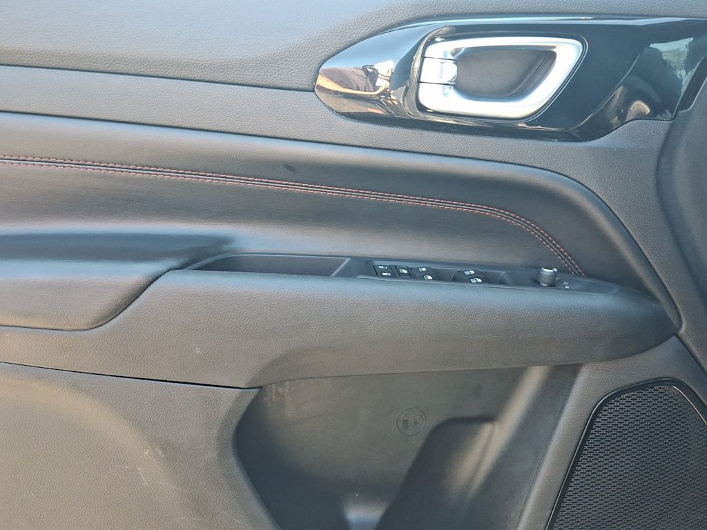 Thumbnail: 2024 Jeep Compass - 24