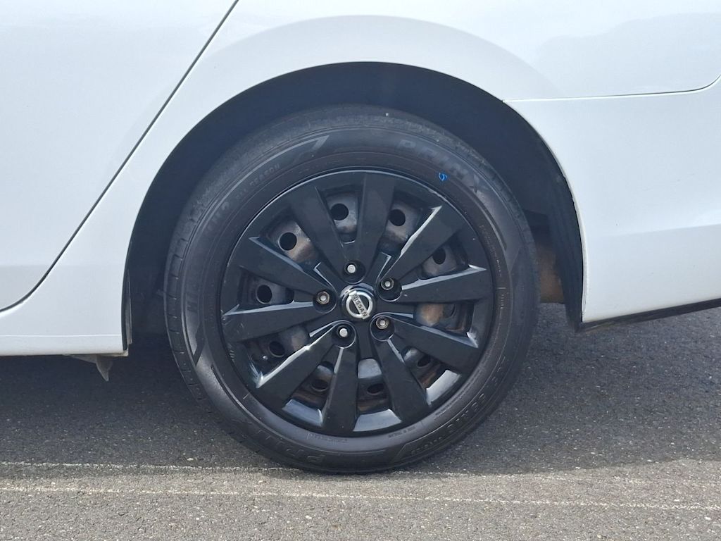 Thumbnail: 2017 Nissan Sentra - 7
