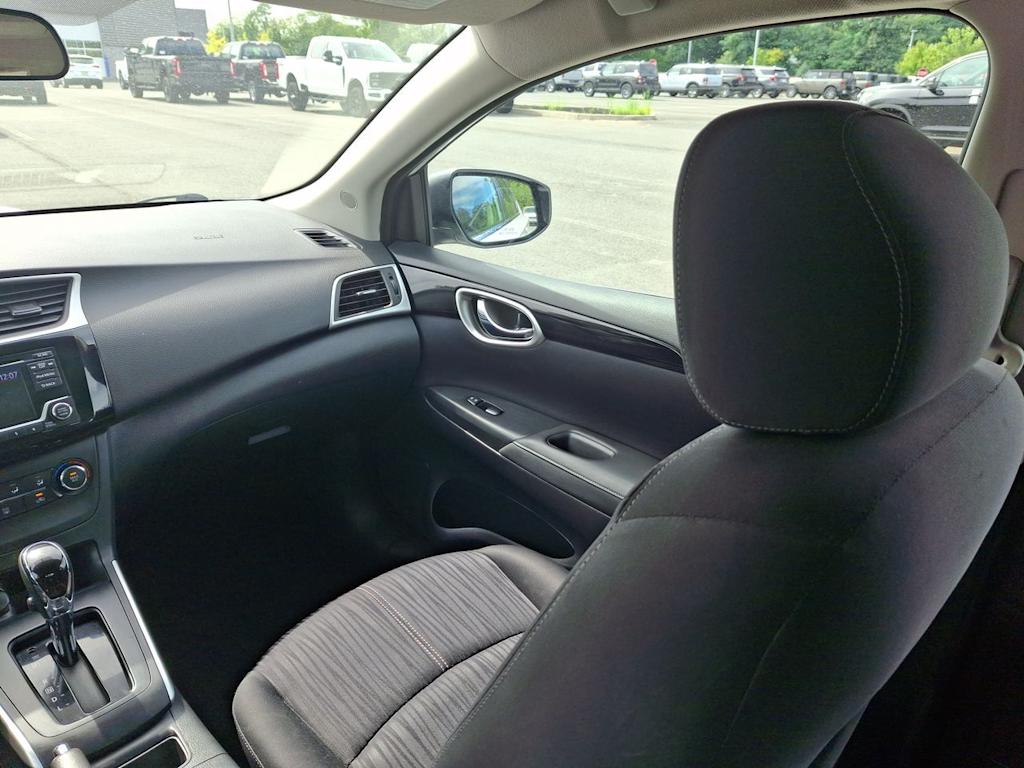 Thumbnail: 2017 Nissan Sentra - 9