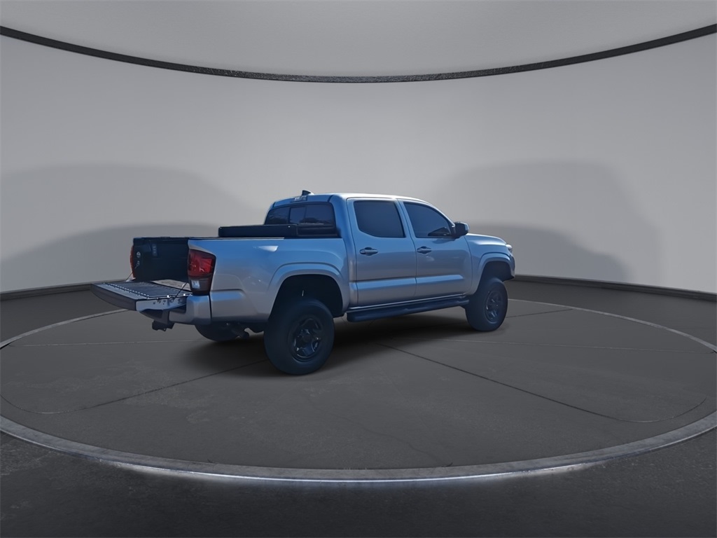 Thumbnail: 2022 Toyota Tacoma - 18