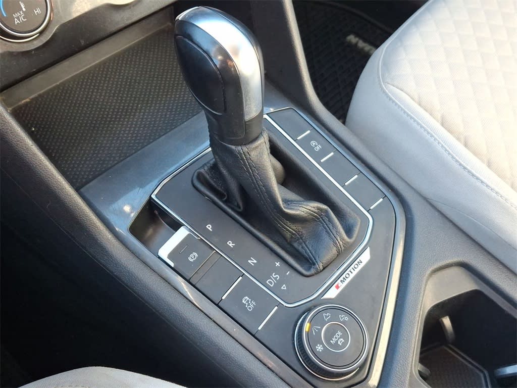 Thumbnail: 2018 Volkswagen Tiguan - 14