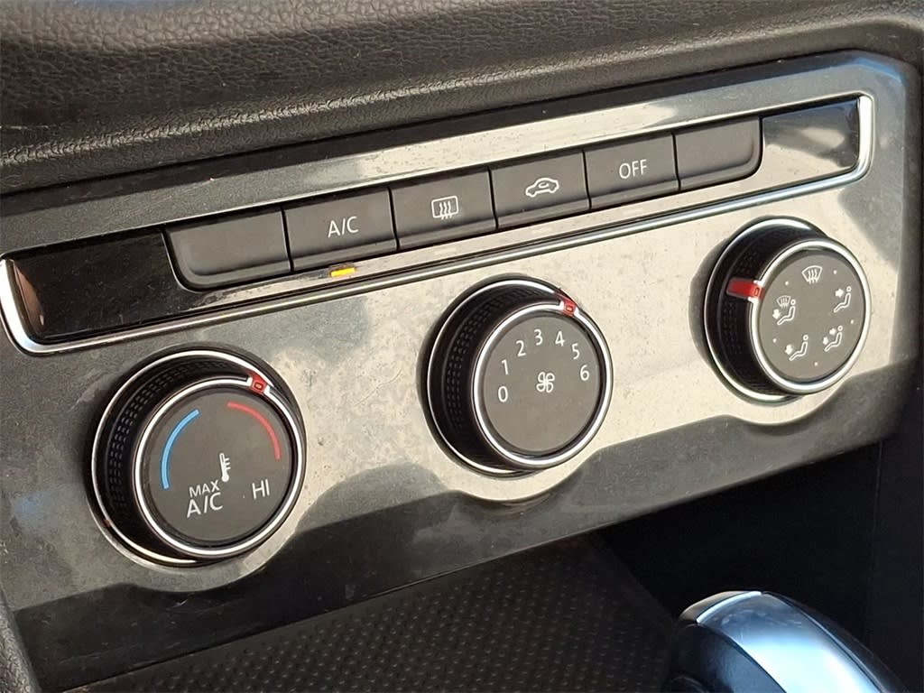 Thumbnail: 2018 Volkswagen Tiguan - 28