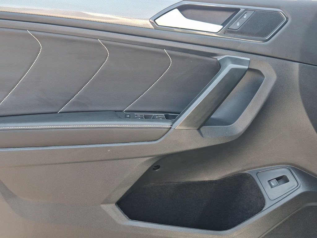 Thumbnail: 2024 Volkswagen Tiguan - 23