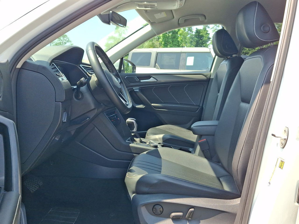 Thumbnail: 2024 Volkswagen Tiguan - 9