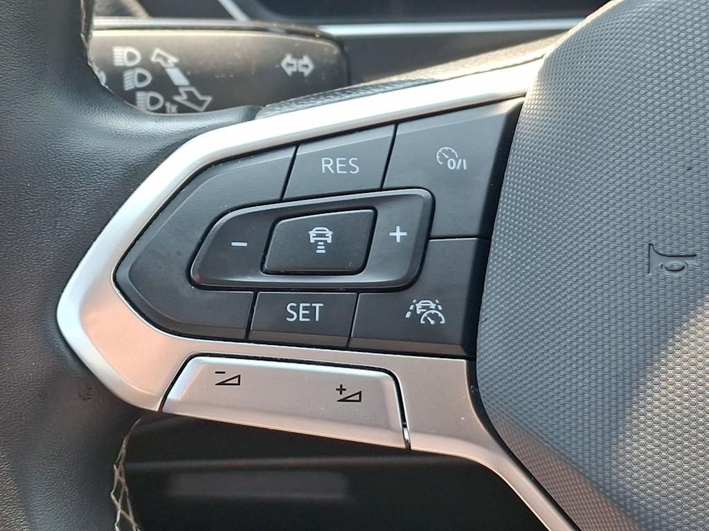 Thumbnail: 2024 Volkswagen Tiguan - 25