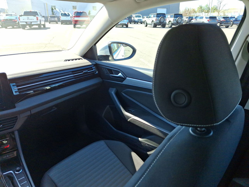 Thumbnail: 2025 Volkswagen Jetta - 21
