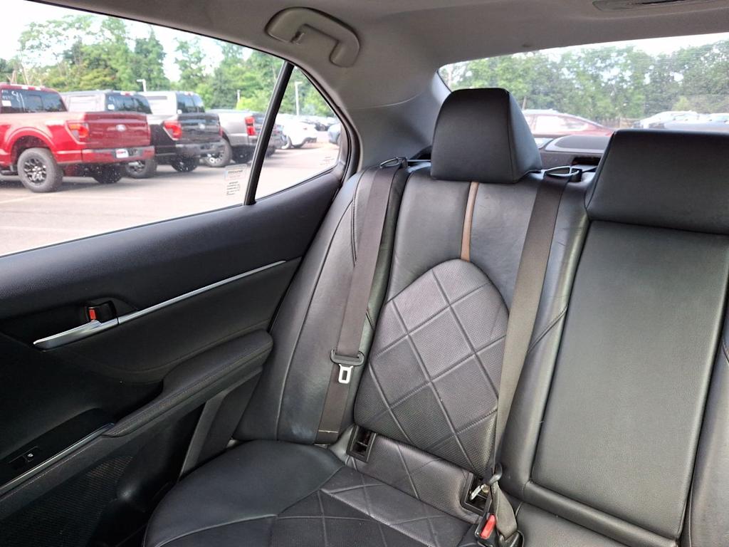 Thumbnail: 2018 Toyota Camry - 10