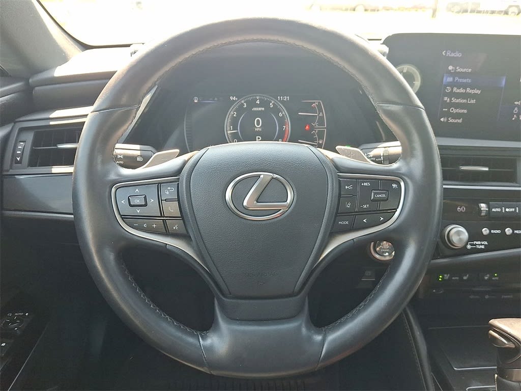 Thumbnail: 2022 Lexus ES - 10
