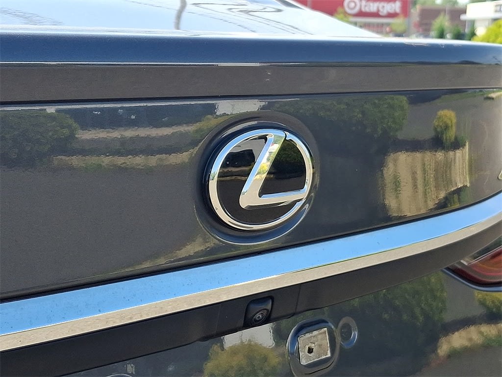 Thumbnail: 2022 Lexus ES - 29
