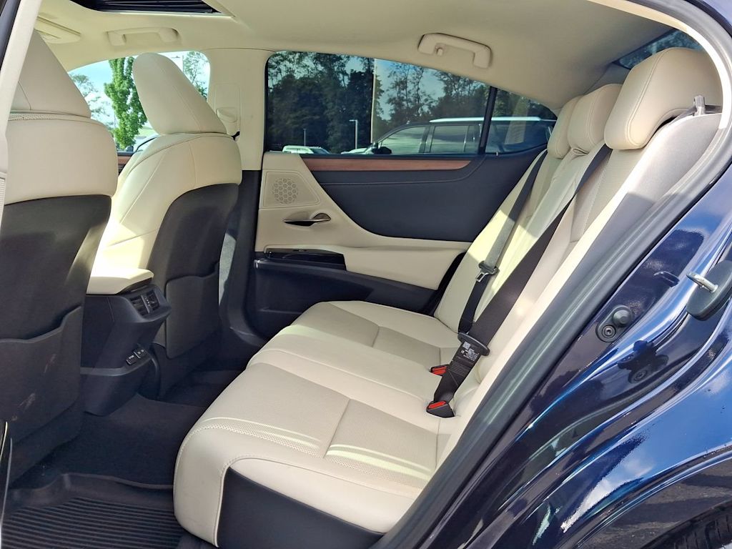 Thumbnail: 2025 Lexus ES - 29