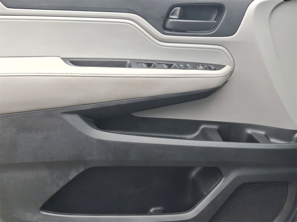 Thumbnail: 2019 Honda Odyssey - 24