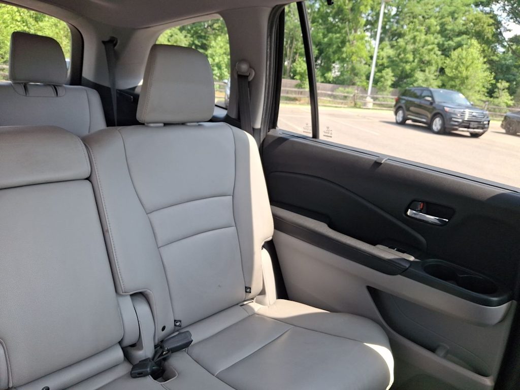 Thumbnail: 2019 Honda Pilot - 8