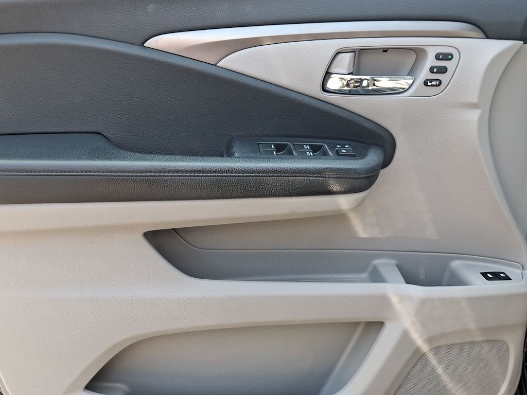 Thumbnail: 2019 Honda Pilot - 24