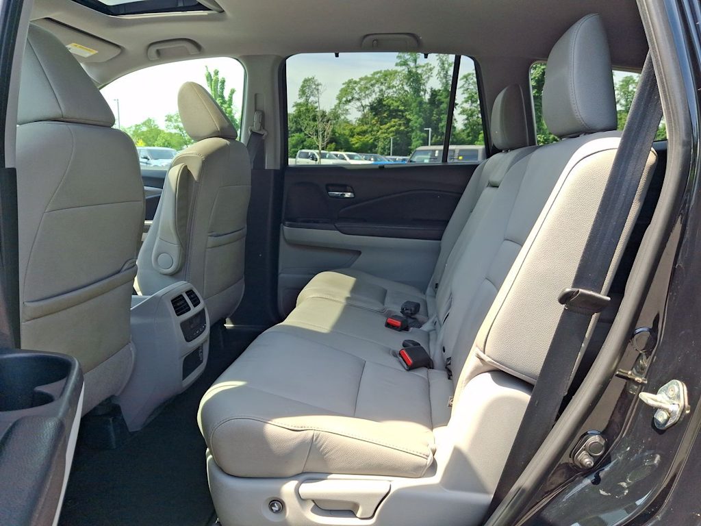 Thumbnail: 2019 Honda Pilot - 29