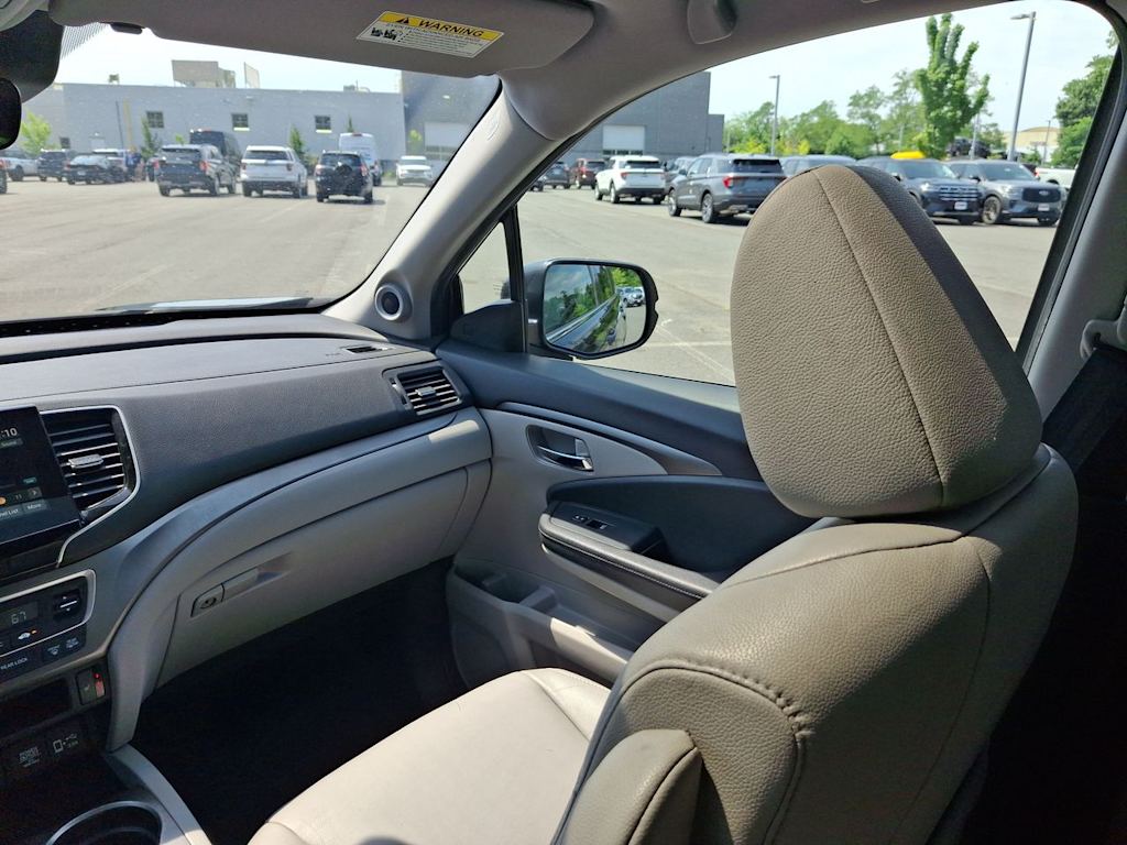 Thumbnail: 2019 Honda Pilot - 22