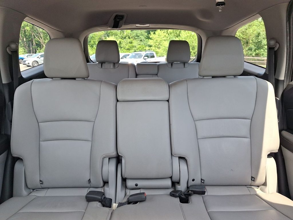 Thumbnail: 2019 Honda Pilot - 23