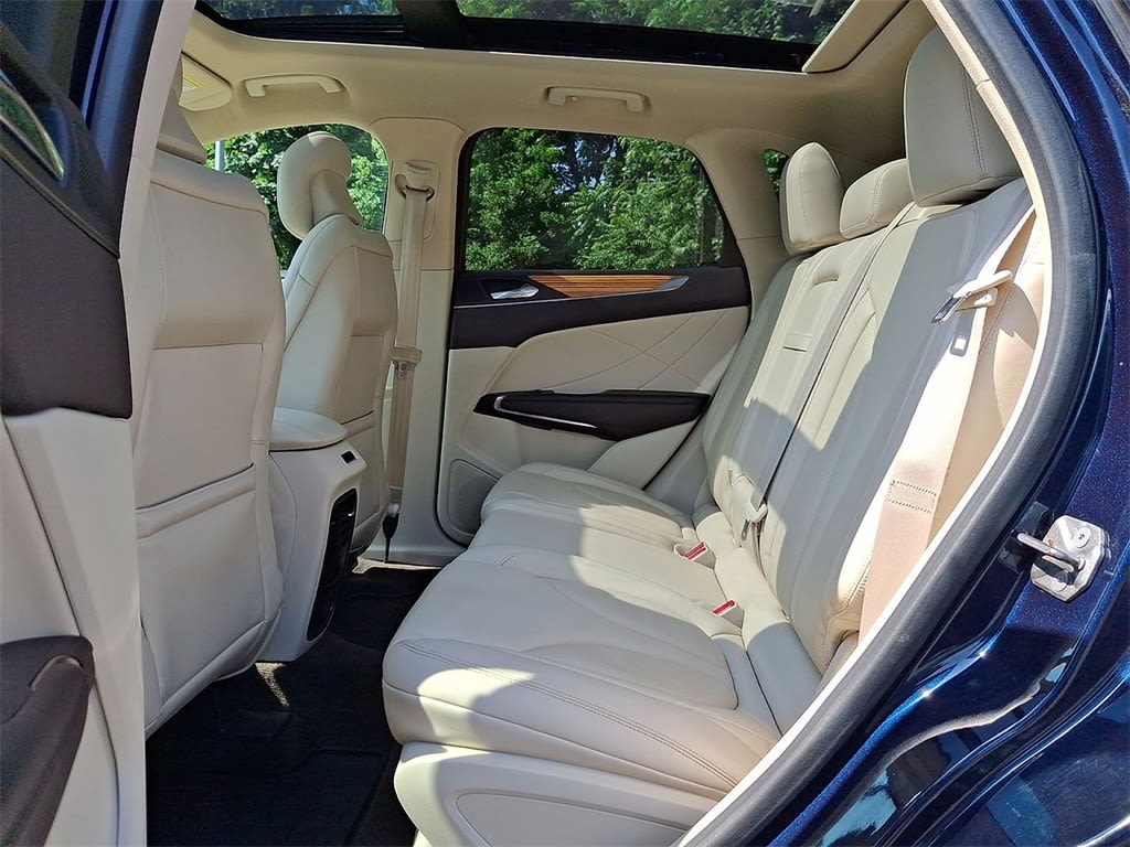 Thumbnail: 2015 Lincoln MKC - 8