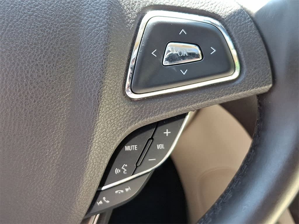 Thumbnail: 2015 Lincoln MKC - 21