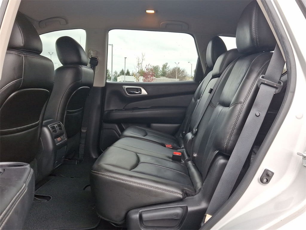 2014 Nissan Pathfinder SL 10