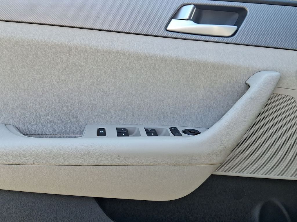 Thumbnail: 2016 Hyundai Sonata - 22