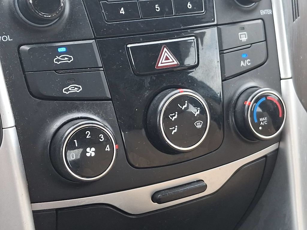 Thumbnail: 2014 Hyundai Sonata - 27