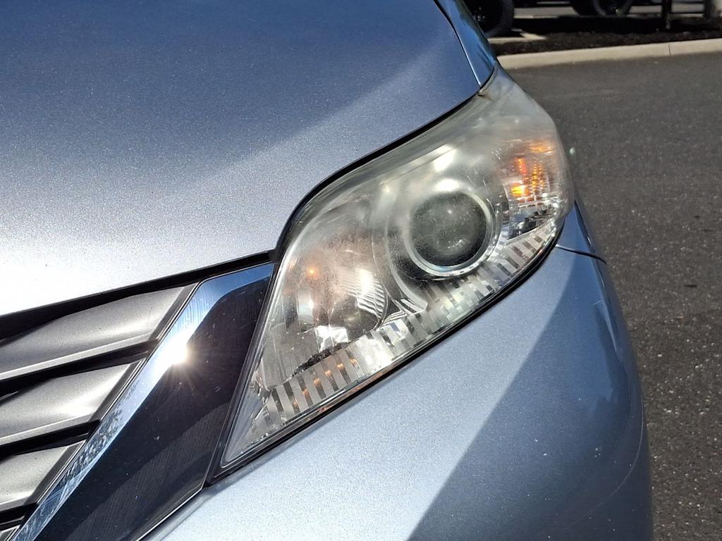 Thumbnail: 2013 Toyota Sienna - 30