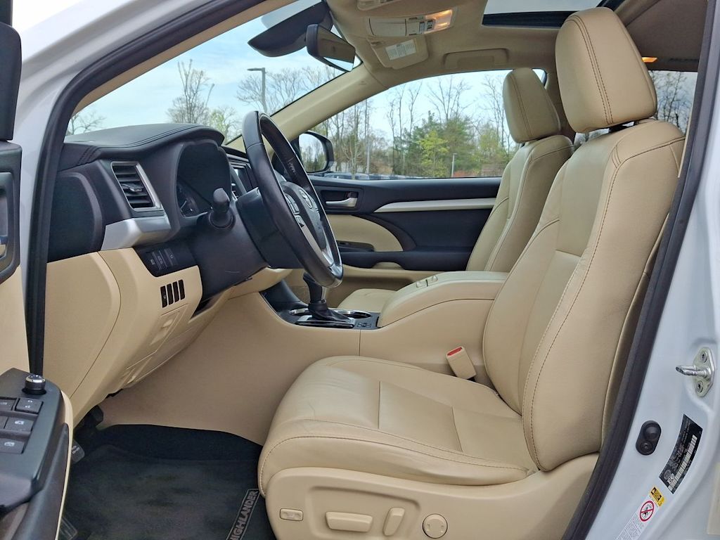 Thumbnail: 2018 Toyota Highlander - 24
