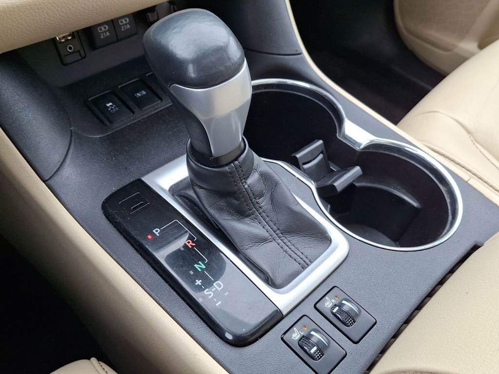 Thumbnail: 2018 Toyota Highlander - 14