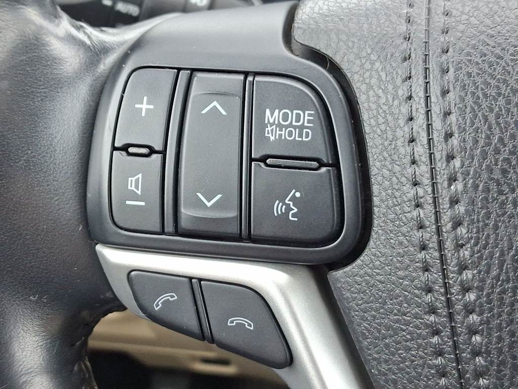 Thumbnail: 2018 Toyota Highlander - 26