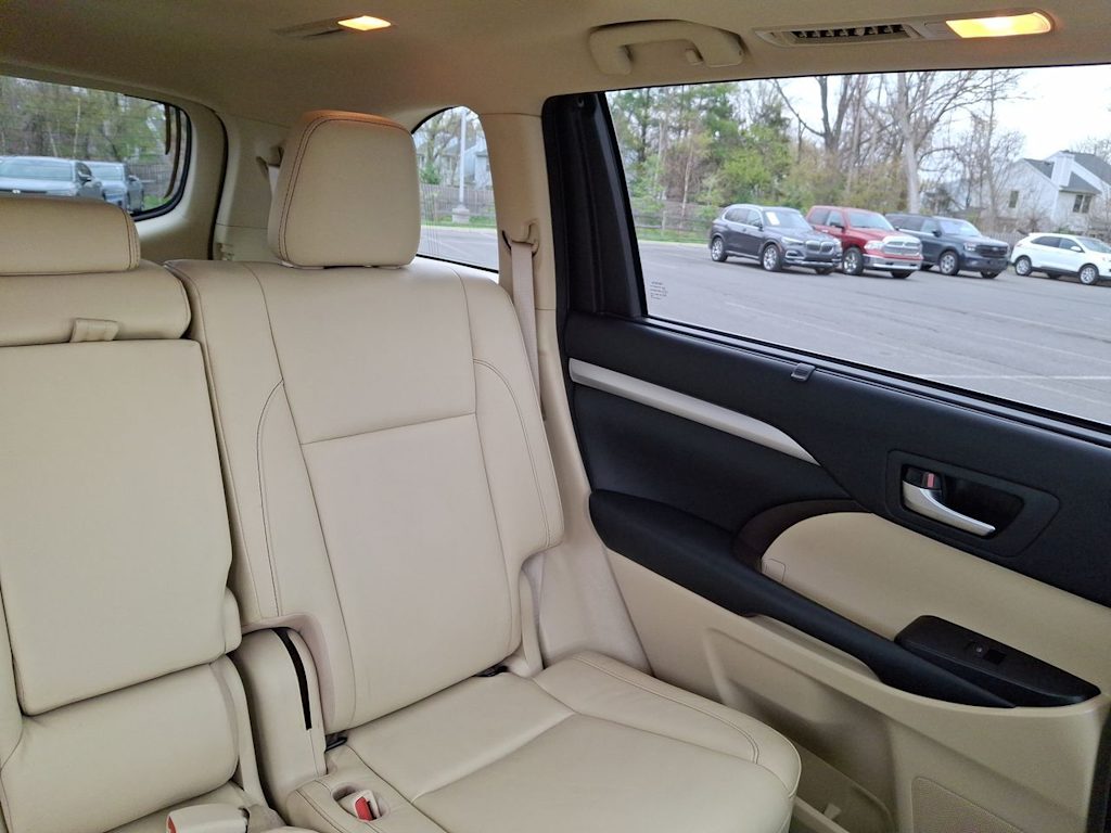 Thumbnail: 2018 Toyota Highlander - 9